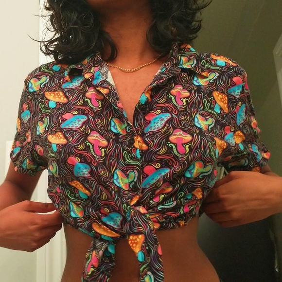 PSYCHEDELIC/HIPPIE CROP TOP - Picture 2 of 4